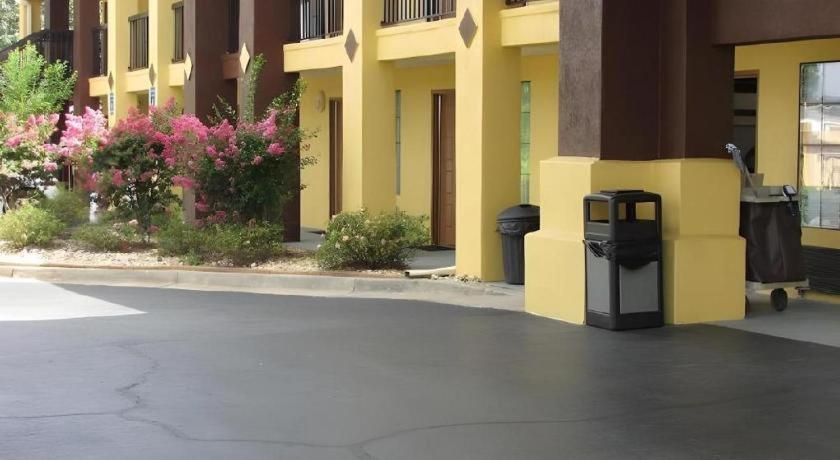 Days Inn & Suites By Wyndham Fort Valley Exterior foto